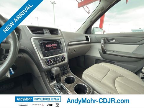 Used 2015 GMC Acadia SLT image 17