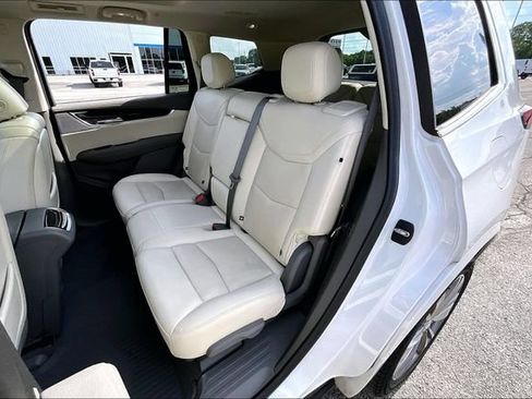 Used 2021 Cadillac XT6 Premium Luxury FWD image 22