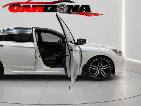 Used 2017 Honda Accord Sport image 17