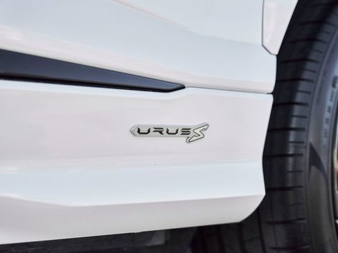 Used 2024 Lamborghini Urus S AWD/4WD image 9