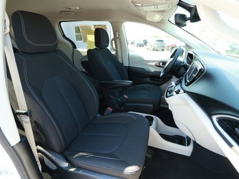 Used 2023 Chrysler Voyager LX FWD image 28