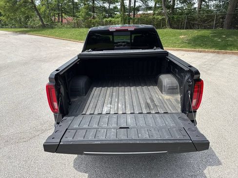 Used 2024 GMC Sierra 1500 SLT w/ SLT Premium Plus Package AWD/4WD image 27