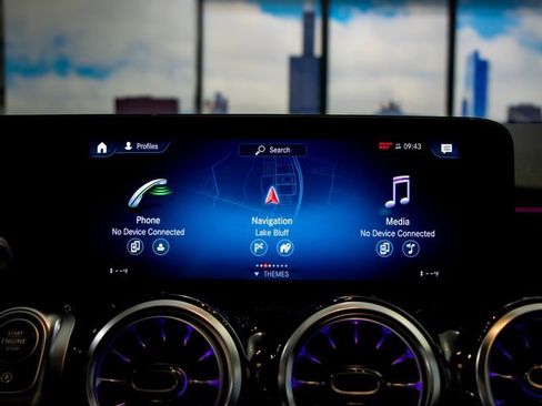 Used 2022 Mercedes-Benz GLB 250 4MATIC image 19