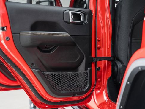 Used 2024 Jeep Wrangler Sahara image 40