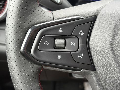 New 2026 Chevrolet Trax RS w/ Sunroof Package image 26