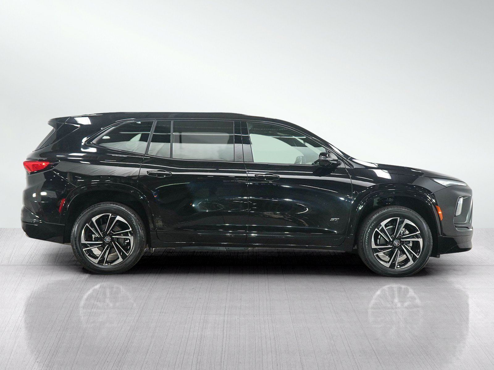 Used 2025 Buick Enclave Sport Touring w/ Power Package AWD/4WD image 7