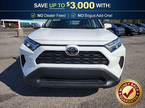 Used 2025 Toyota RAV4 XLE image 2