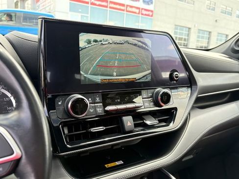 Used 2023 Toyota Highlander XSE FWD image 29