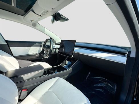 Used 2019 Tesla Model 3 Long Range image 28