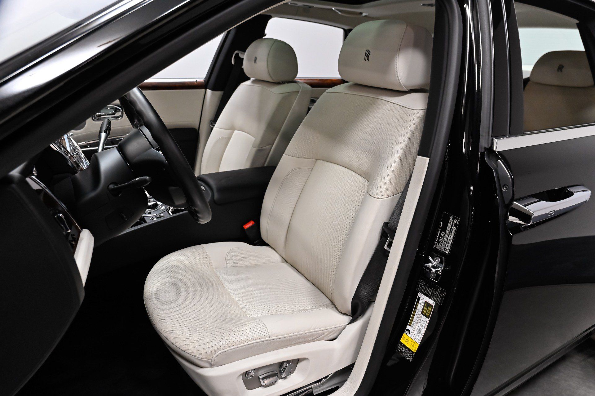 Used 2012 Rolls-Royce Ghost RWD image 6