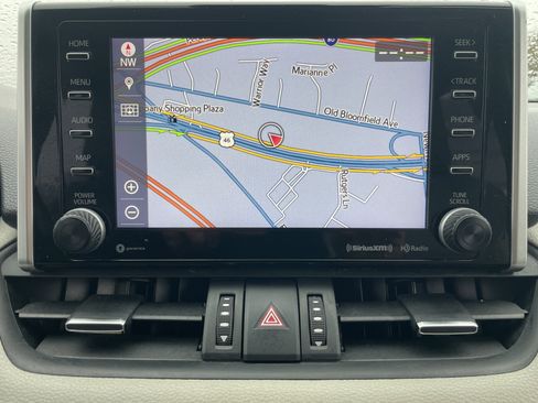 Used 2019 Toyota RAV4 Limited image 27