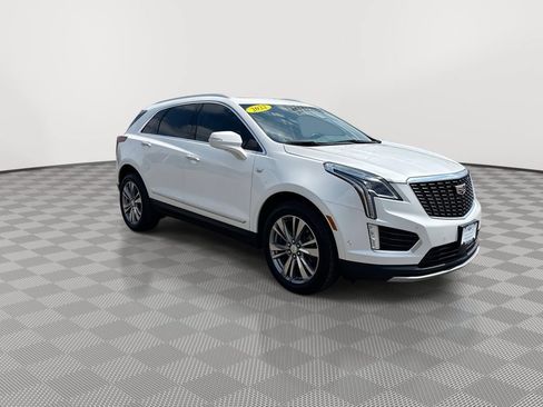 Used 2022 Cadillac XT5 Premium Luxury w/ Technology Package AWD/4WD image 2