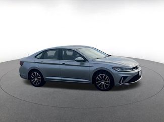 Used 2025 Volkswagen Jetta SE video 2