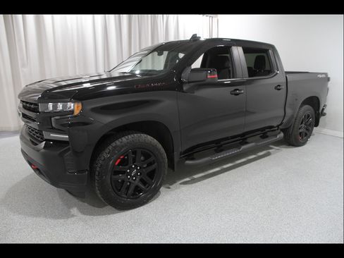 Certified 2022 Chevrolet Silverado 1500 RST w/ Redline Edition AWD/4WD image 3