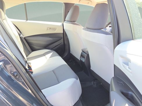 Used 2025 Toyota Corolla LE w/ Convenience Package image 33