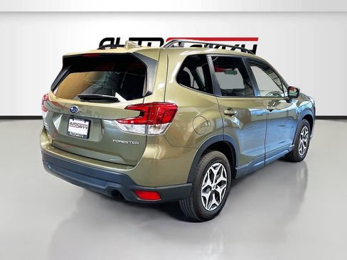 Used 2023 Subaru Forester Premium AWD/4WD image 7