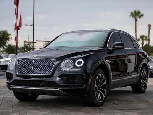 Used 2017 Bentley Bentayga AWD/4WD image 5