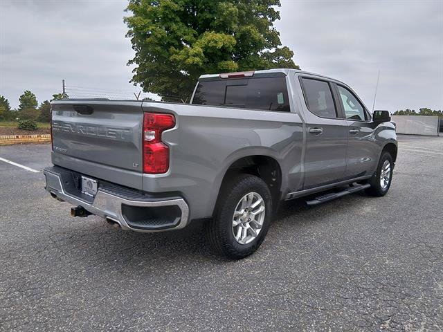 Used 2024 Chevrolet Silverado 1500 LT w/ Z71 Off-Road Package AWD/4WD image 3