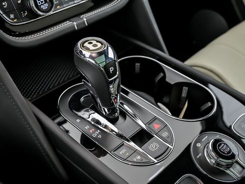 Used 2019 Bentley Bentayga AWD/4WD image 36