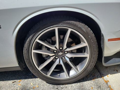 Used 2023 Dodge Challenger R/T image 9