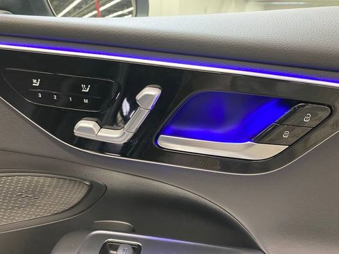 Used 2025 Mercedes-Benz C 300 Sedan image 17