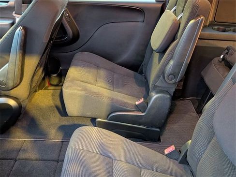 Certified 2020 Dodge Grand Caravan SE image 24