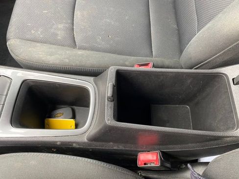 Used 2018 Chevrolet Cruze LT w/ Convenience Package image 14