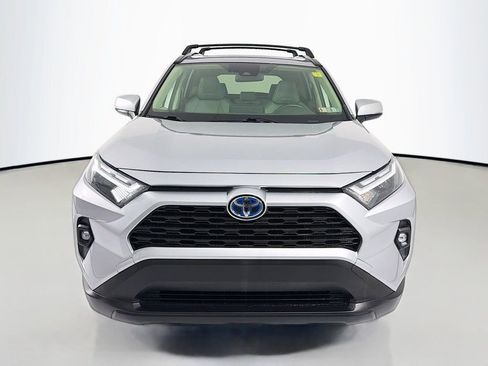 Used 2022 Toyota RAV4 XLE Premium image 2