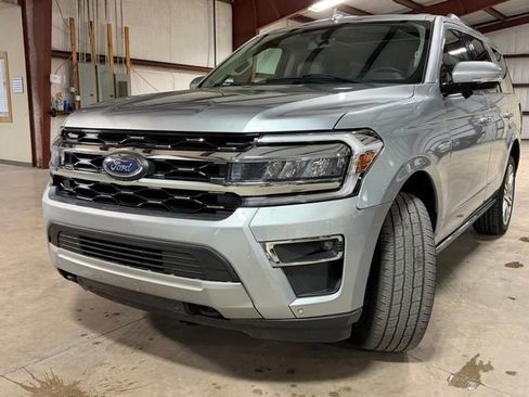 Used 2023 Ford Expedition Limited AWD/4WD image 3