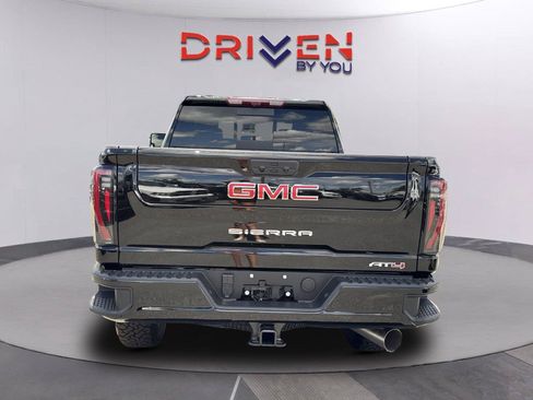 New 2026 GMC Sierra 2500 AT4 w/ AT4 Premium Plus Package AWD/4WD image 5