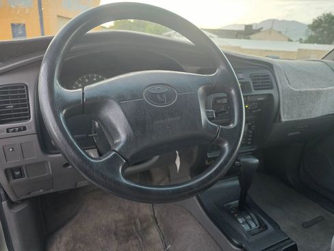 Used 2002 Toyota 4Runner SR5 RWD image 12