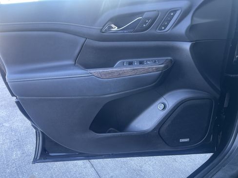 Used 2022 GMC Acadia Denali w/ Denali Ultimate Package image 22