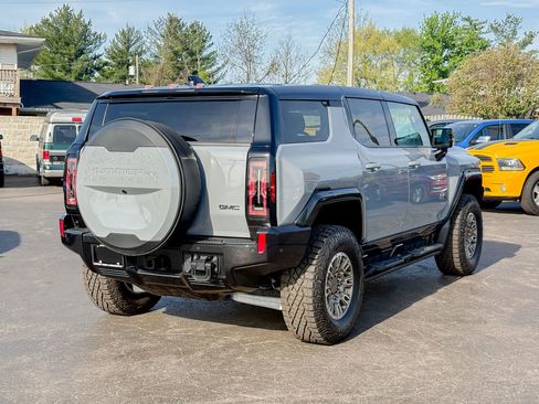 Used 2024 GMC Hummer EV 2X w/ Extreme Off-Road Package AWD/4WD image 14