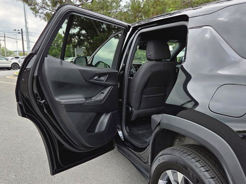 Used 2025 Chevrolet Equinox LT AWD/4WD image 25