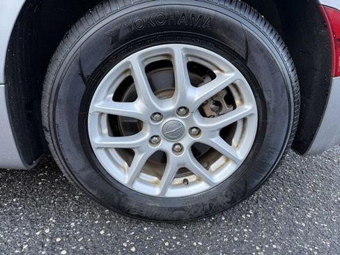 Used 2017 Chrysler Pacifica Touring image 13