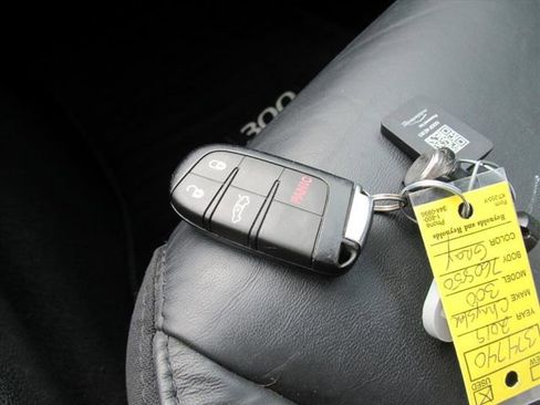 Used 2019 Chrysler 300 Touring w/ Quick Order Package 2EF image 28