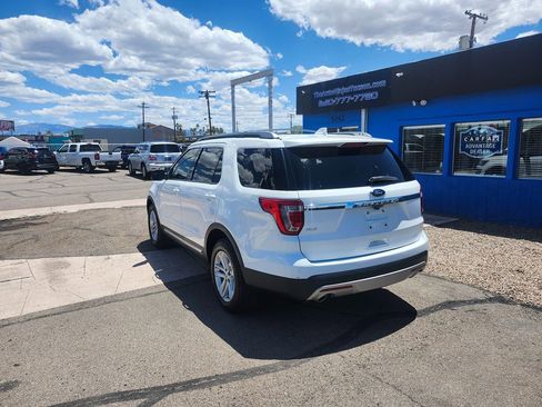Used 2017 Ford Explorer XLT FWD image 5