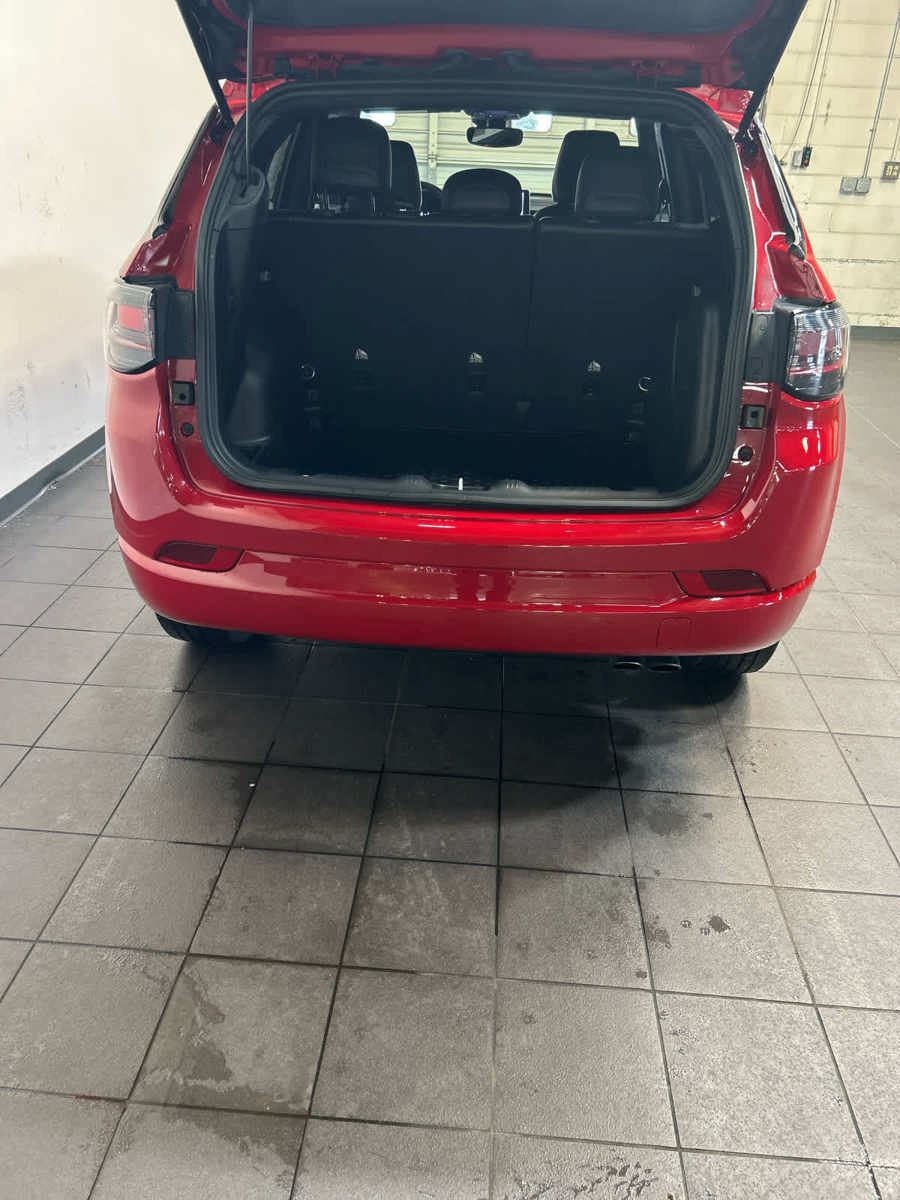 Used 2022 Jeep Compass Limited w/ (RED) Package AWD/4WD image 11