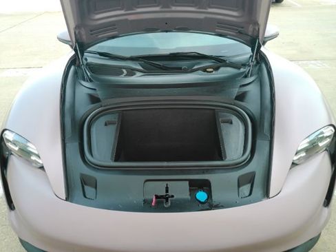 Used 2022 Porsche Taycan RWD image 50