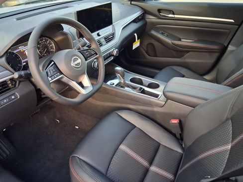 New 2026 Nissan Altima 2.5 SR w/ SR Premium Package FWD image 7