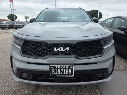 Used 2023 Kia Sorento SX AWD/4WD image 2