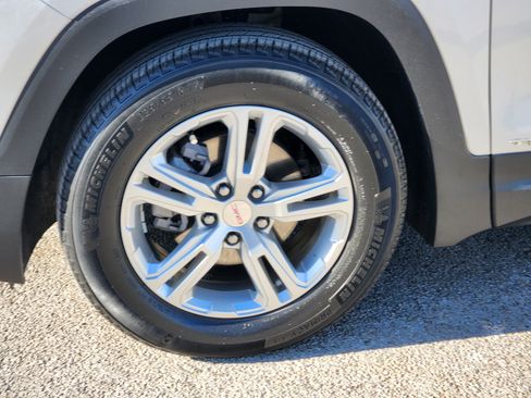 Certified 2022 GMC Terrain SLE w/ Driver Convenience Package image 12