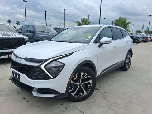 Used 2023 Kia Sportage EX FWD image 3