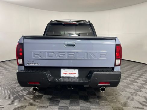 Certified 2025 Honda Ridgeline Black Edition image 9
