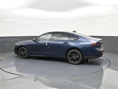 New 2025 Honda Accord SE image 5