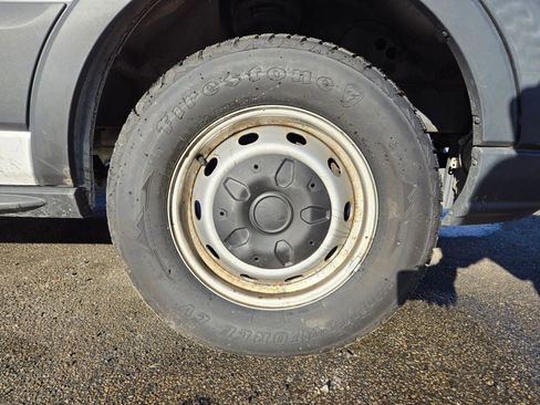 Used 2018 Ford Transit 250 Medium Roof w/Sliding Side Doo image 10