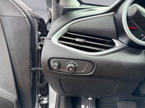 Used 2024 Chevrolet Malibu LT image 33