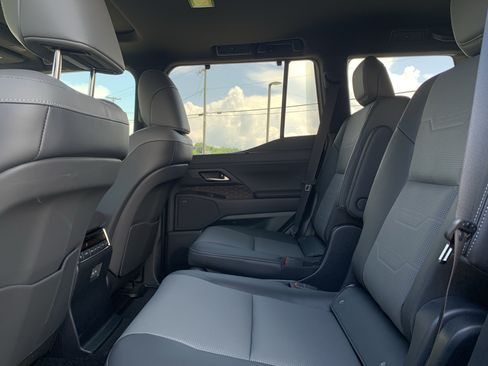 Used 2026 Lexus GX 550 AWD/4WD image 32