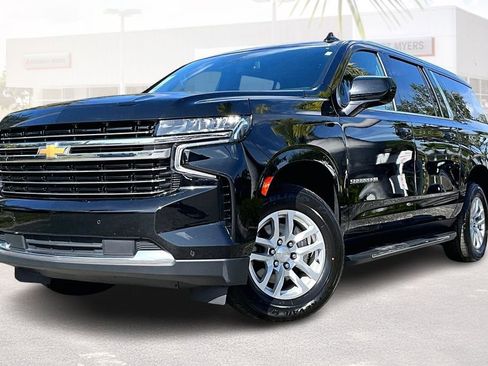 Used 2023 Chevrolet Suburban LT image 34