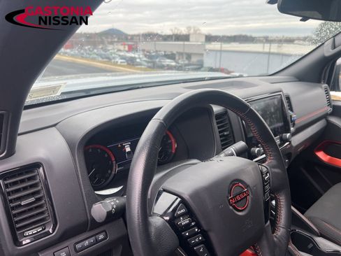 Used 2023 Nissan Frontier PRO-4X w/ Technology Package image 17